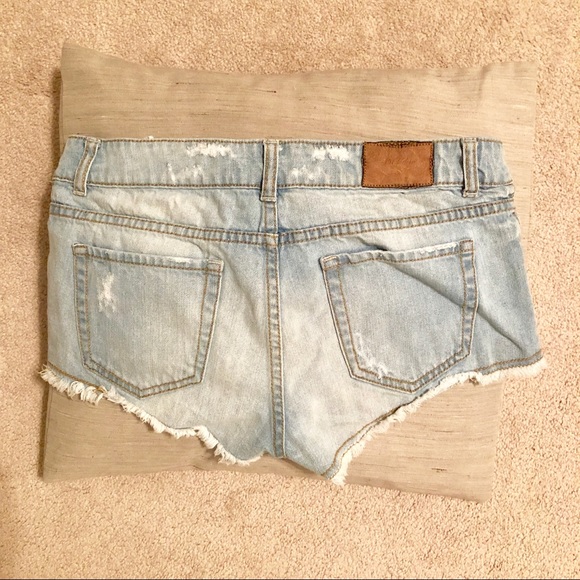 Trafaluc TRF Zara Cutoff Jean Shorts Ripped Sz 4 - Picture 3 of 5
